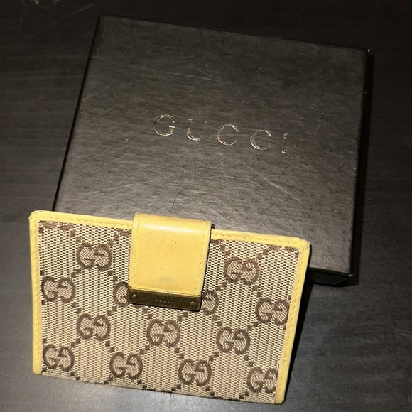 Gucci Handbags - Authentic Gucci wallet with box